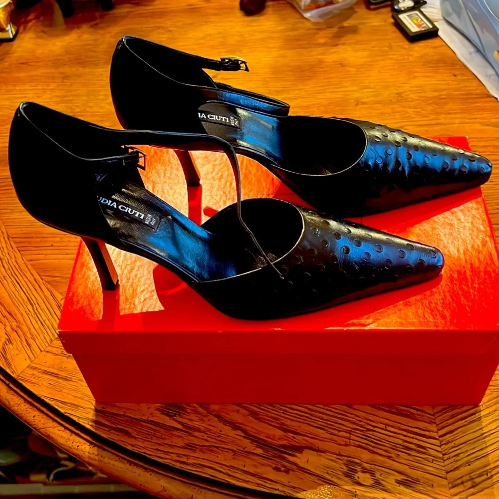 NWOTIB 🍁🔥Claudia CiutiBlack KidAll leather.Italy.S8Pointed Ankle shoeElegant🥰